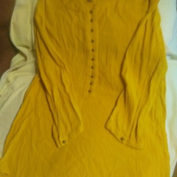 Banana Republic M Gold Top - Picture 6 of 7